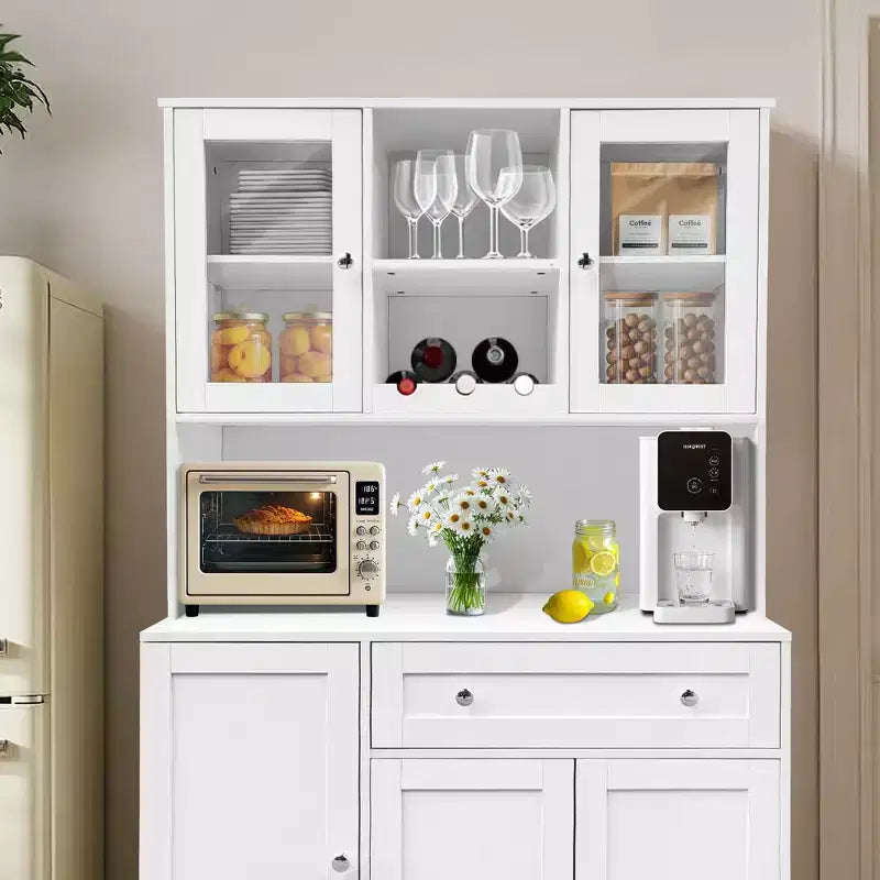 Meuble de rangement avec porte-bouteilles, tiroirs, étagères de porte et vitrine moderne en verre ; buffet de salle à manger avec étagère pour micro-ondes.