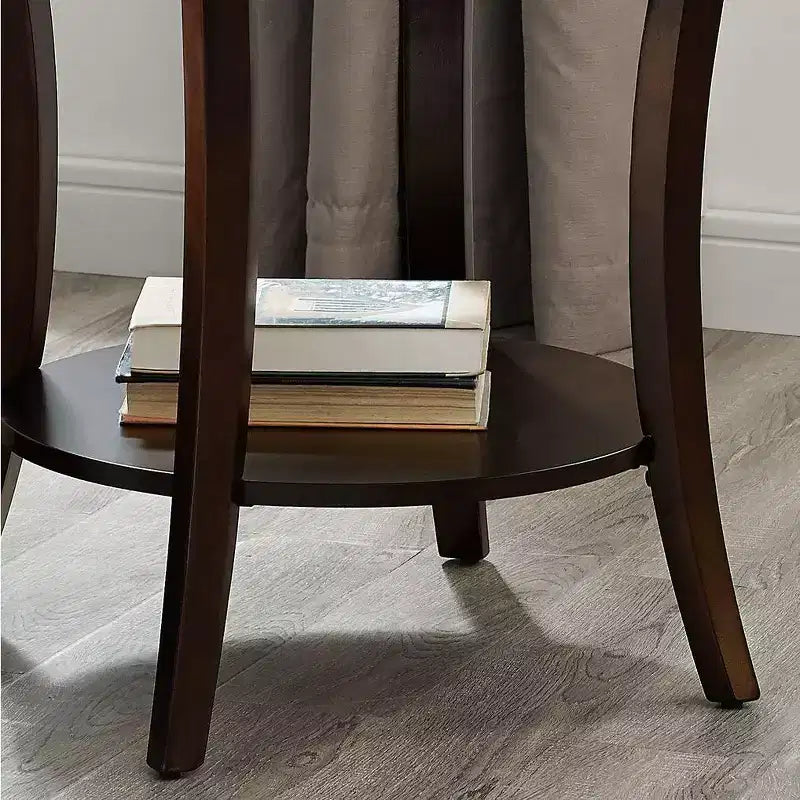 Élégante table d'appoint ronde avec pieds arqués, table d'appoint avec étagère de rangement et plateau épais, petite table pour salon, chambre à coucher