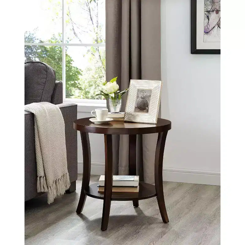 Élégante table d'appoint ronde avec pieds arqués, table d'appoint avec étagère de rangement et plateau épais, petite table pour salon, chambre à coucher